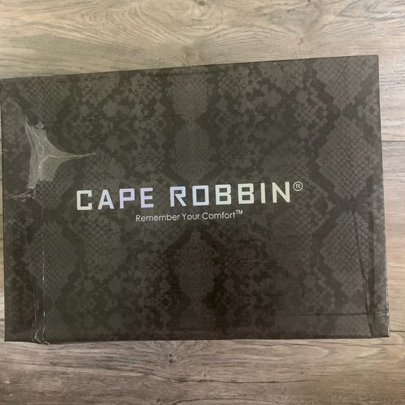 NWT CAPE ROBBIN ZIMMER CLEAR CHUNKY BLOCK HEELS BLACK 5.5 - Picture 6 of 13